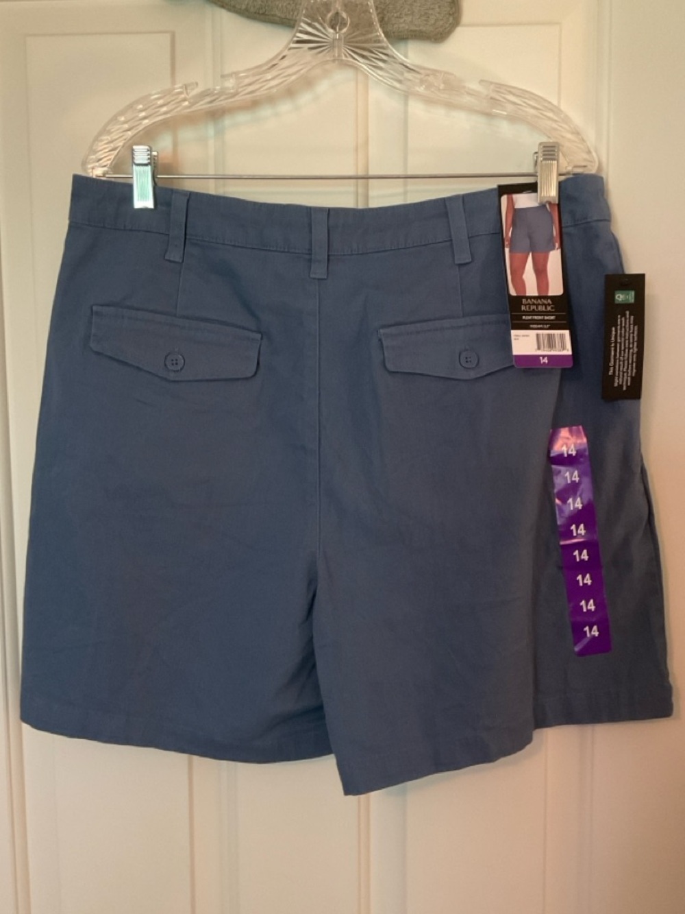 Banana Republic Women’s Pleat Front Short 5.5” Inseam Blue Size 14 NWTs